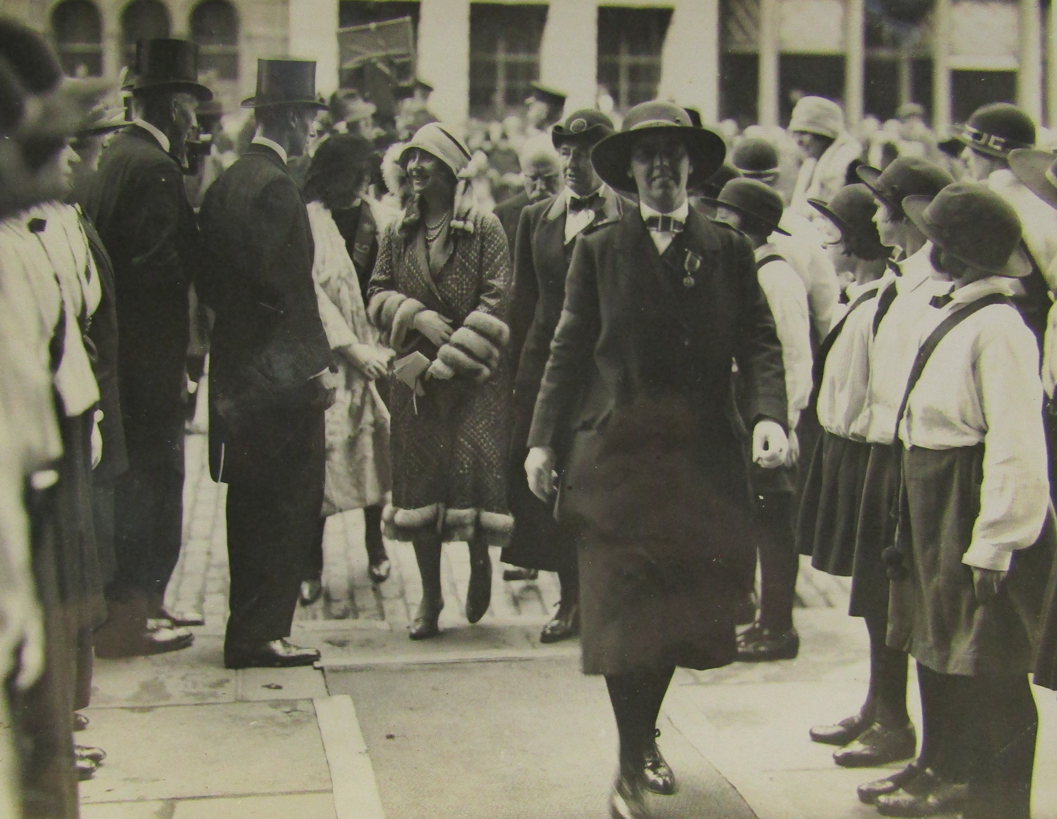 girls-guildry-1920s.jpg